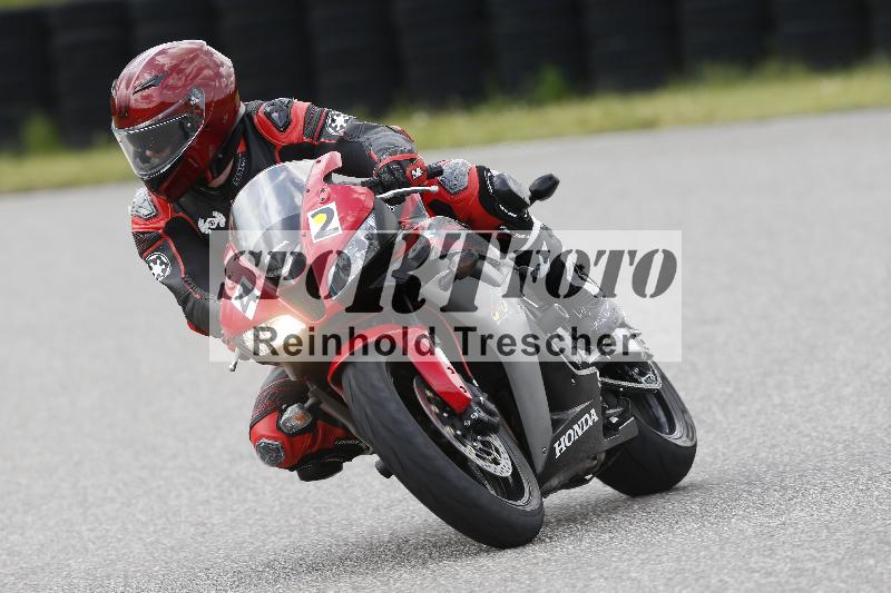 Archiv-2025/09 22.04.2025 Cornu Master School ADR/rot-rouge/42